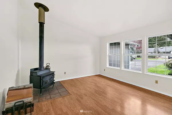 1120 Summerfield DR SE, Olympia, WA 98513