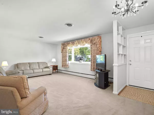 10725 E CRESTVIEW LN, Laurel, MD 20723