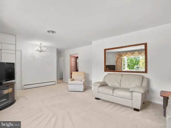 10725 E CRESTVIEW LN, Laurel, MD 20723