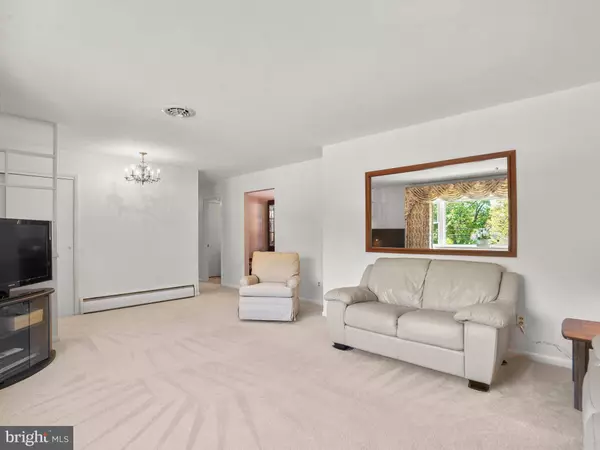 10725 E CRESTVIEW LN, Laurel, MD 20723