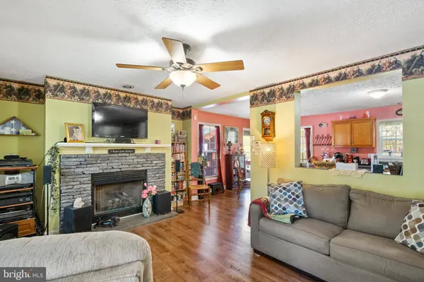 113 ROUNDTOP LANE, Berkeley Springs, WV 25411