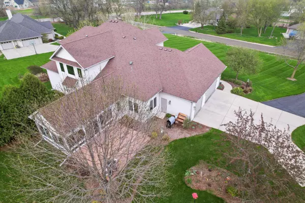 4427 Buckley Ridge Cir, Cottage Grove, WI 53527