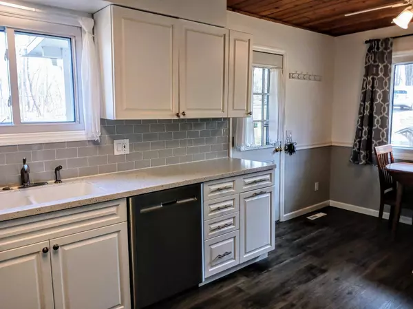 18562 Captive Lake RD, Garrison, MN 56450