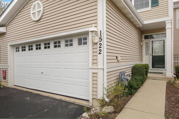 1522 W Remington LN, Round Lake, IL 60073