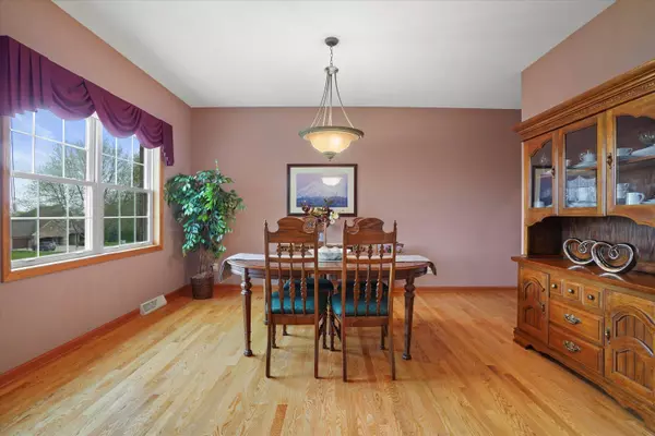 4427 Buckley Ridge Cir, Cottage Grove, WI 53527