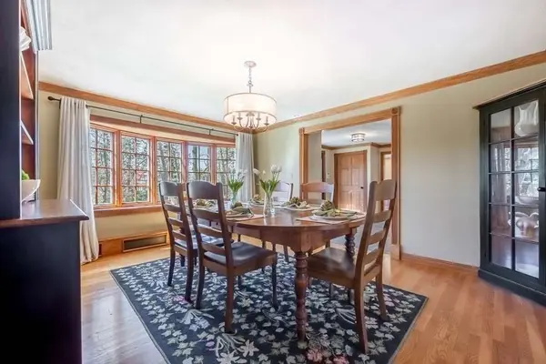 4 Brundrett Ave, Andover, MA 01810