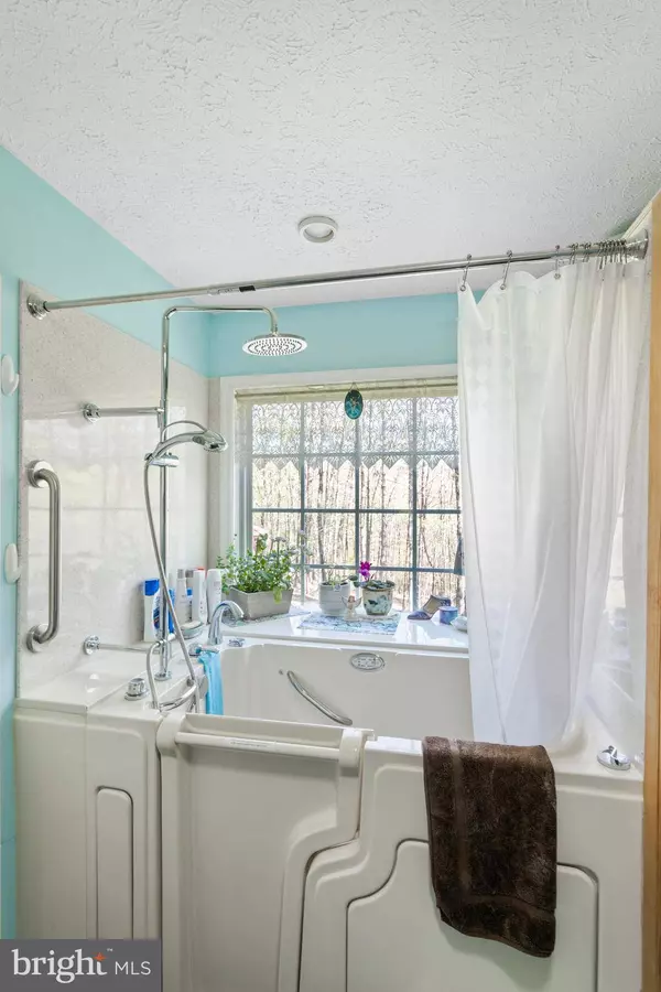 113 ROUNDTOP LANE, Berkeley Springs, WV 25411