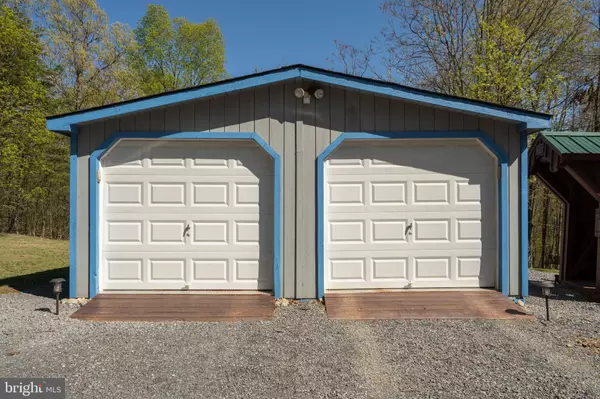 113 ROUNDTOP LANE, Berkeley Springs, WV 25411