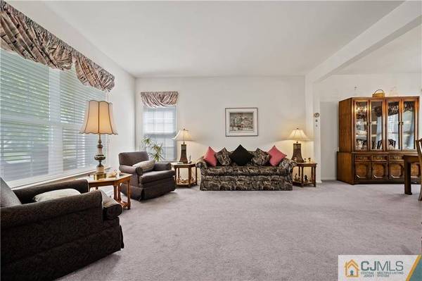 1 Greenwich CT, Monroe, NJ 08831
