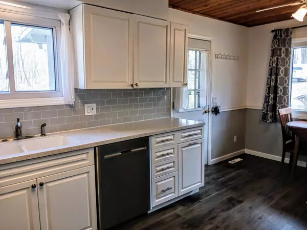 18562 Captive Lake RD, Garrison, MN 56450