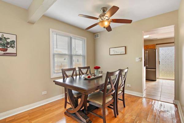 4965 Lichfield DR, Hoffman Estates, IL 60010