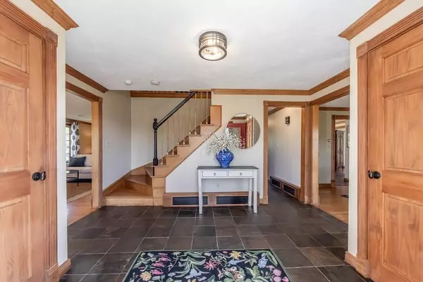 4 Brundrett Ave, Andover, MA 01810