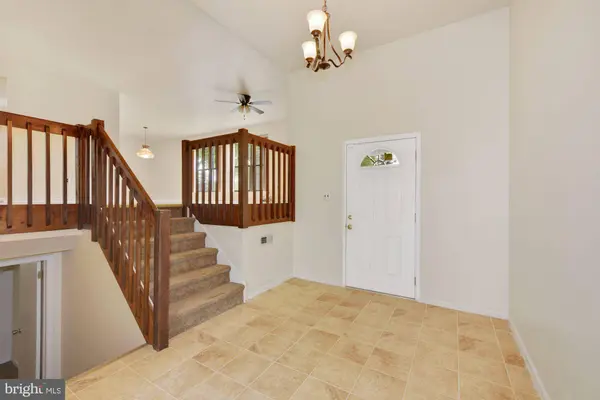 13 HUNTERS DR, Mount Laurel, NJ 08054