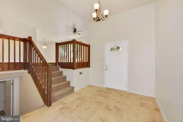 13 HUNTERS DR, Mount Laurel, NJ 08054