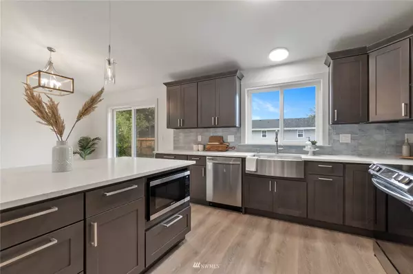 118 SW Seagate St, Ocean Shores, WA 98569