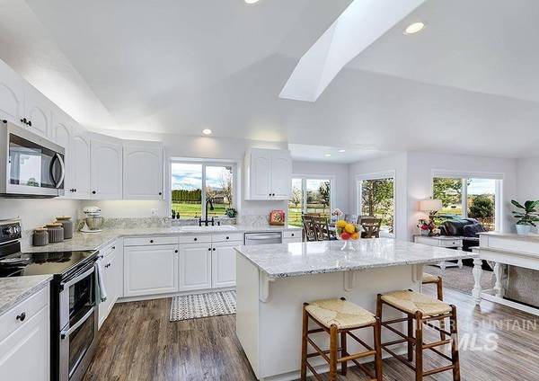 1824 E Cottontail Ct, Eagle, ID 83616