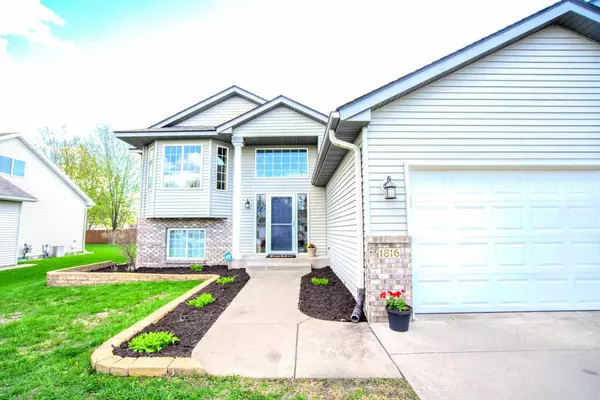 1816 Highland TRL, Saint Cloud, MN 56301