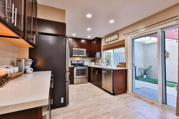 10561 Kerrigan Ct, Santee, CA 92071