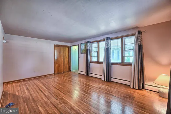 7450 CHAMBERS HILL RD, Harrisburg, PA 17111