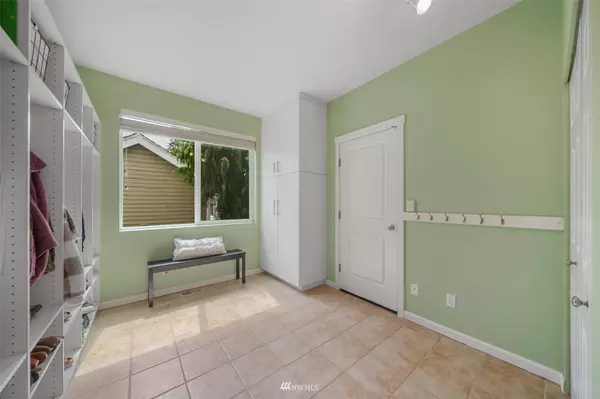 2229 166th AVE E, Lake Tapps, WA 98391