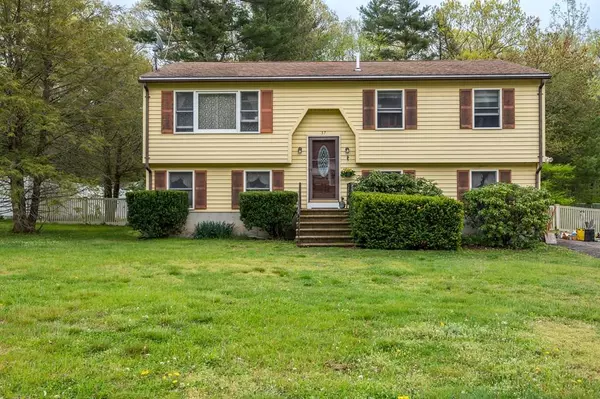 37 Jak Len Dr, Salisbury, MA 01952
