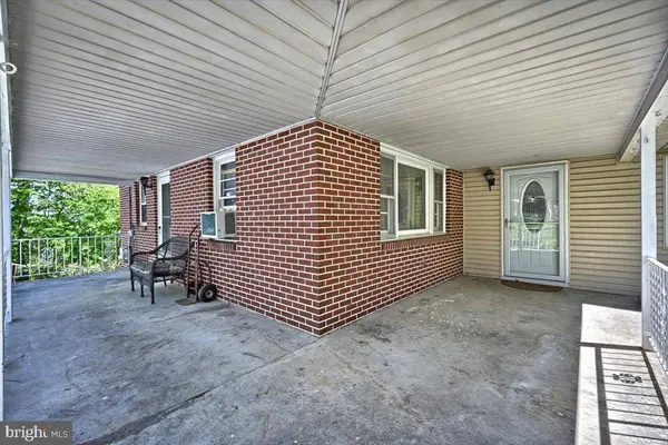 7450 CHAMBERS HILL RD, Harrisburg, PA 17111