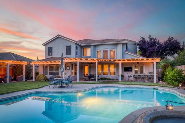 320 Crescent DR, Roseville, CA 95678