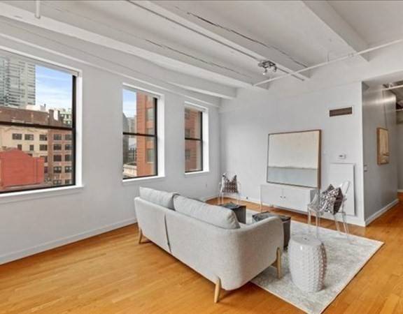 88 Kingston St #4A, Boston, MA 02111