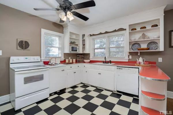 3032 Red Oak Battleboro Road, Battleboro, NC 27809-9105