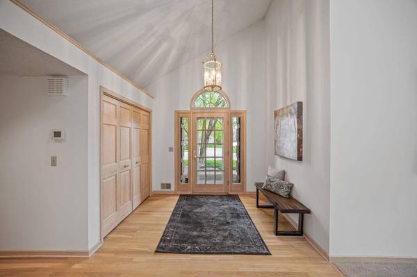 6141 Sherman CIR, Edina, MN 55436