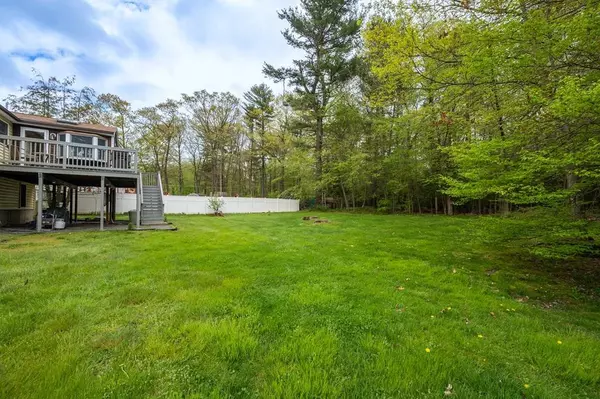 37 Jak Len Dr, Salisbury, MA 01952