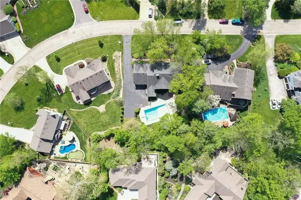 8636 Seaward LN, Indianapolis, IN 46256