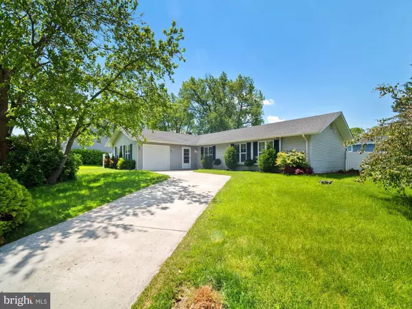 7 HOLMES LN, Marlton, NJ 08053