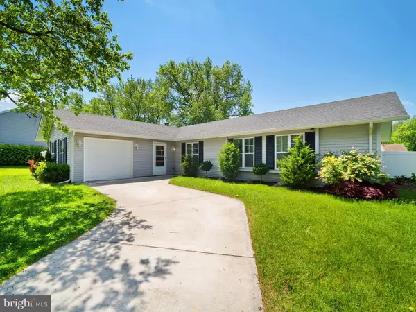 7 HOLMES LN, Marlton, NJ 08053