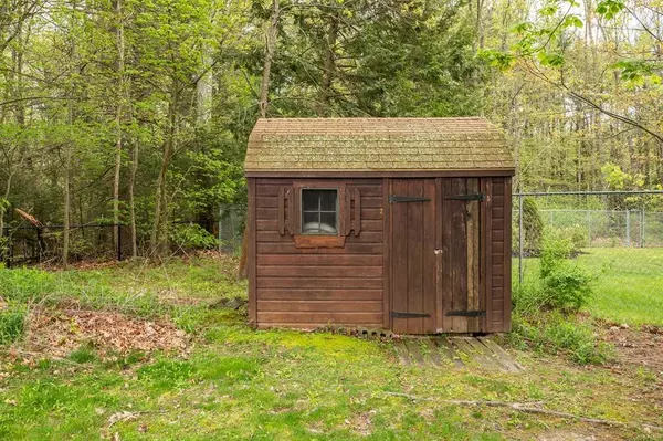 37 Jak Len Dr, Salisbury, MA 01952