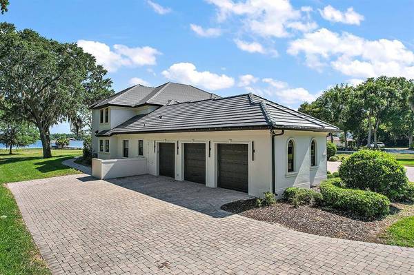 5211 DORA DR, Mount Dora, FL 32757