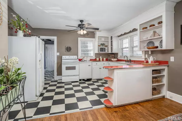 3032 Red Oak Battleboro Road, Battleboro, NC 27809-9105