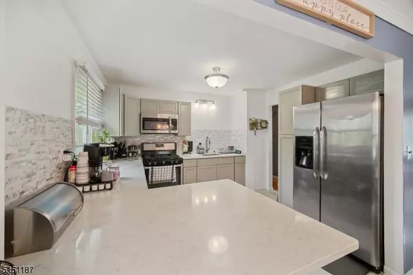 9 High Point Ter, Vernon Twp., NJ 07461