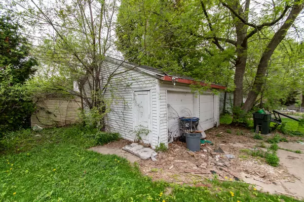 586 Sunderlin Street, Waukegan, IL 60085