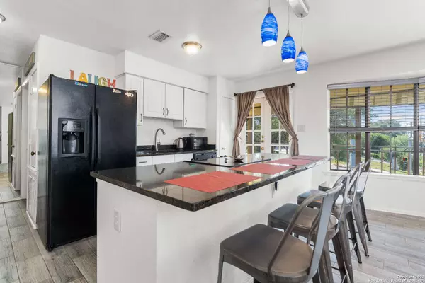 7711 CALLAGHAN RD UNIT 724, San Antonio, TX 78229-2335