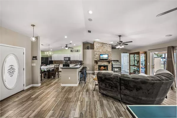 221 WHITE CLIFF, Auburndale, FL 33823