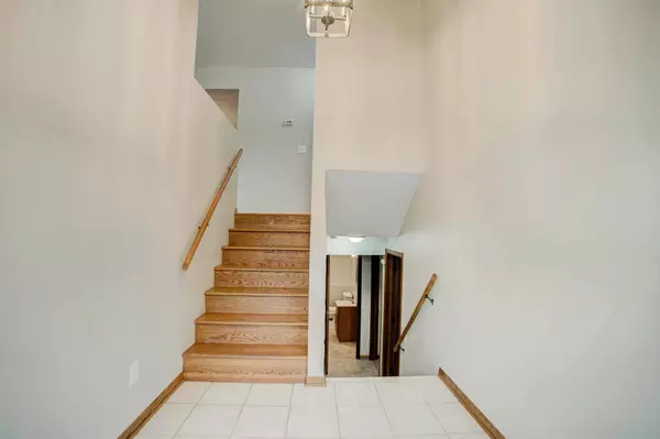 316 Faversham RD, Willernie, MN 55090