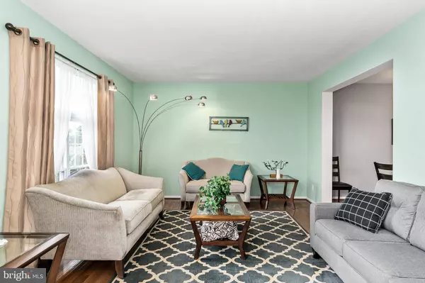 20 RED GRAVEL CIR, Sicklerville, NJ 08081