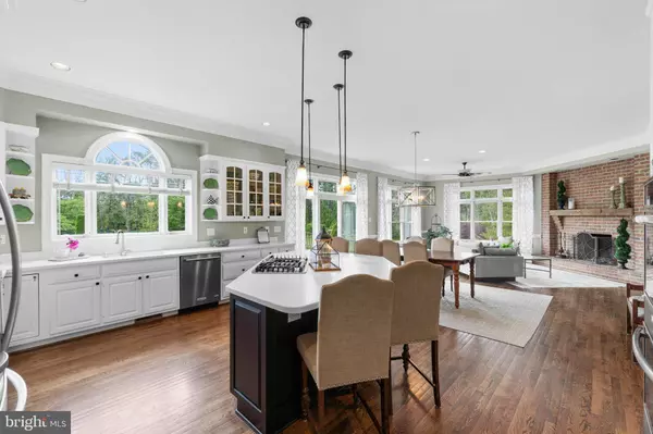 2881 HUNT VALLEY DR, Glenwood, MD 21738