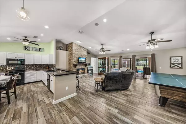 221 WHITE CLIFF, Auburndale, FL 33823