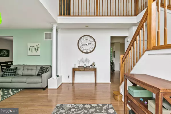 20 RED GRAVEL CIR, Sicklerville, NJ 08081