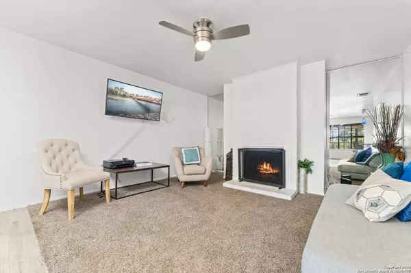 7711 CALLAGHAN RD UNIT 724, San Antonio, TX 78229-2335