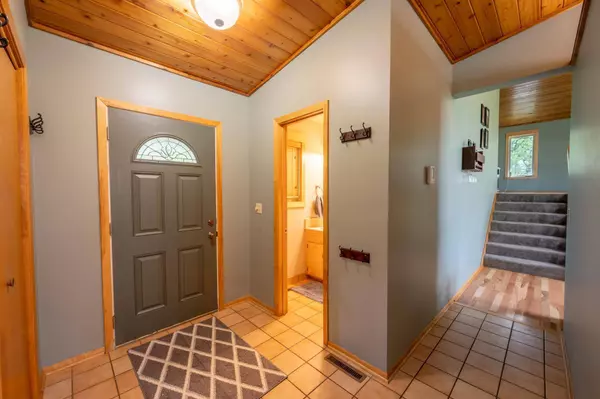 210 Shady Ridge LN SW, Oronoco, MN 55960