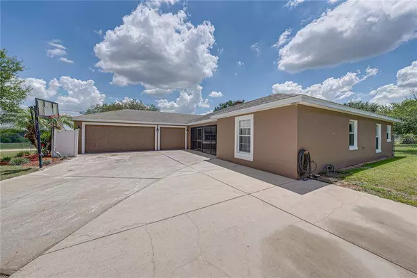 221 WHITE CLIFF, Auburndale, FL 33823