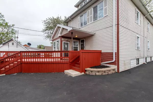 537 Powell Avenue, Waukegan, IL 60085